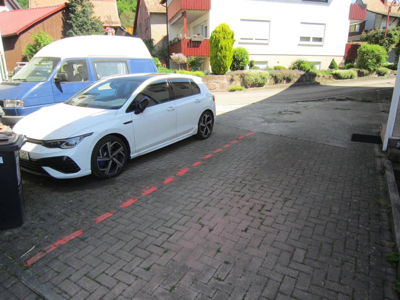 Sanierte ETW mit Gartenanteil & 2 KFZ-Stellplätze