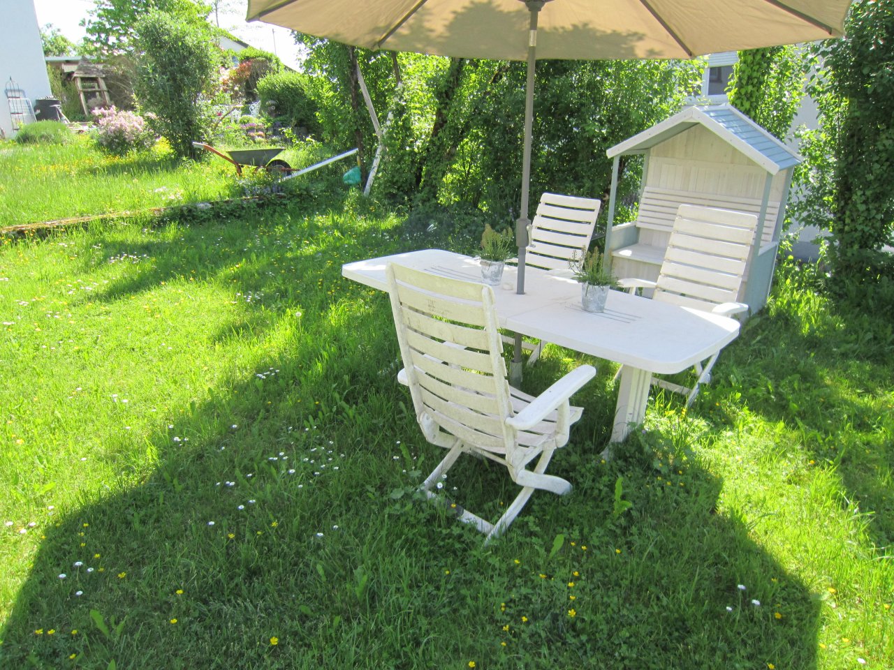 Sanierte ETW mit Gartenanteil & 2 KFZ-Stellplätze