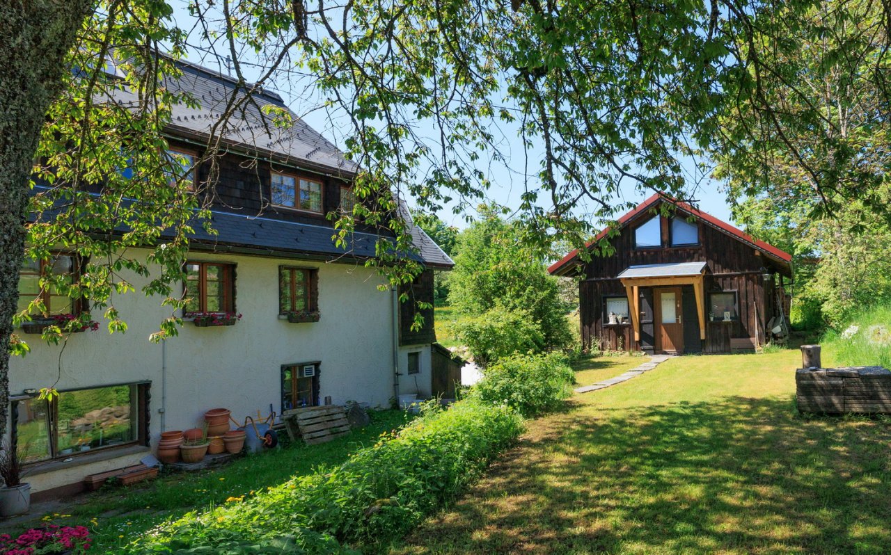 Landhaus-Hotel mit Nebenhaus & viel Grundstück