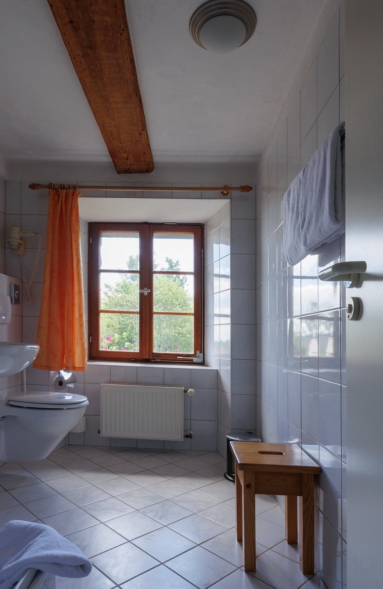 Landhaus-Hotel mit Nebenhaus & viel Grundstück