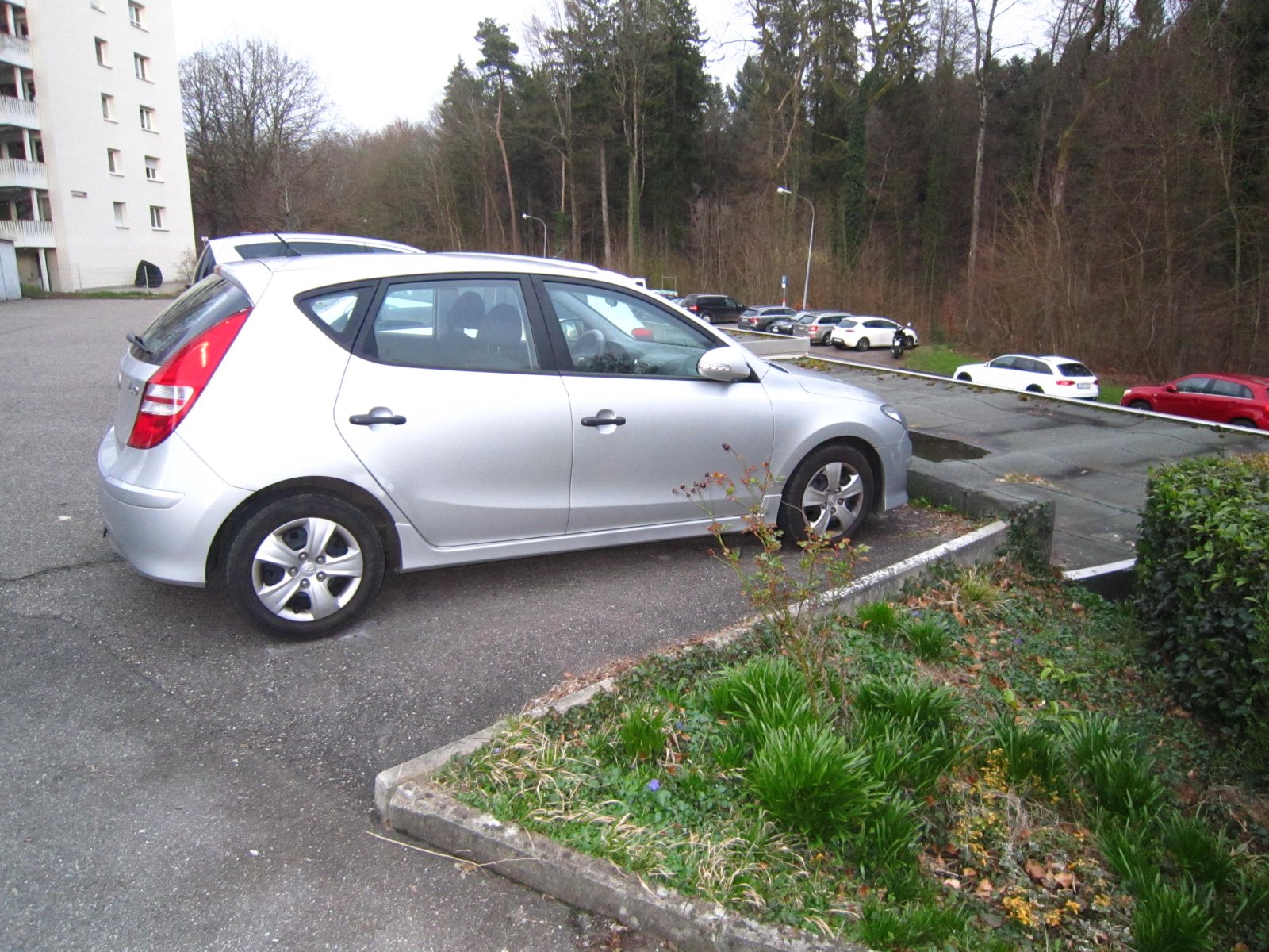 Möblierte 2 Zi.-ETW mit Balkon & KFZ-Stellplatz 