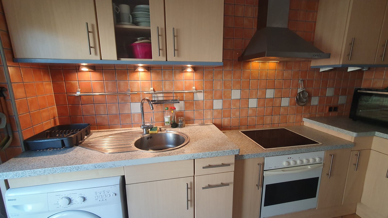 Möblierte 2 Zi.-ETW mit Balkon & KFZ-Stellplatz 