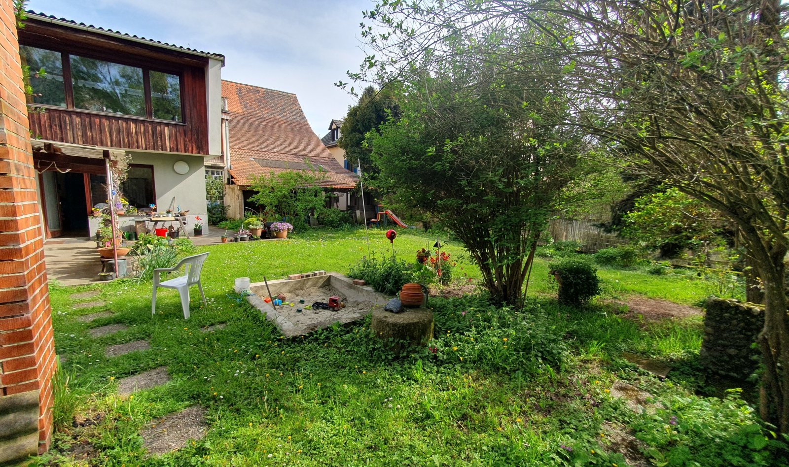 MFH + EFH mit Garage, Scheune & Garten