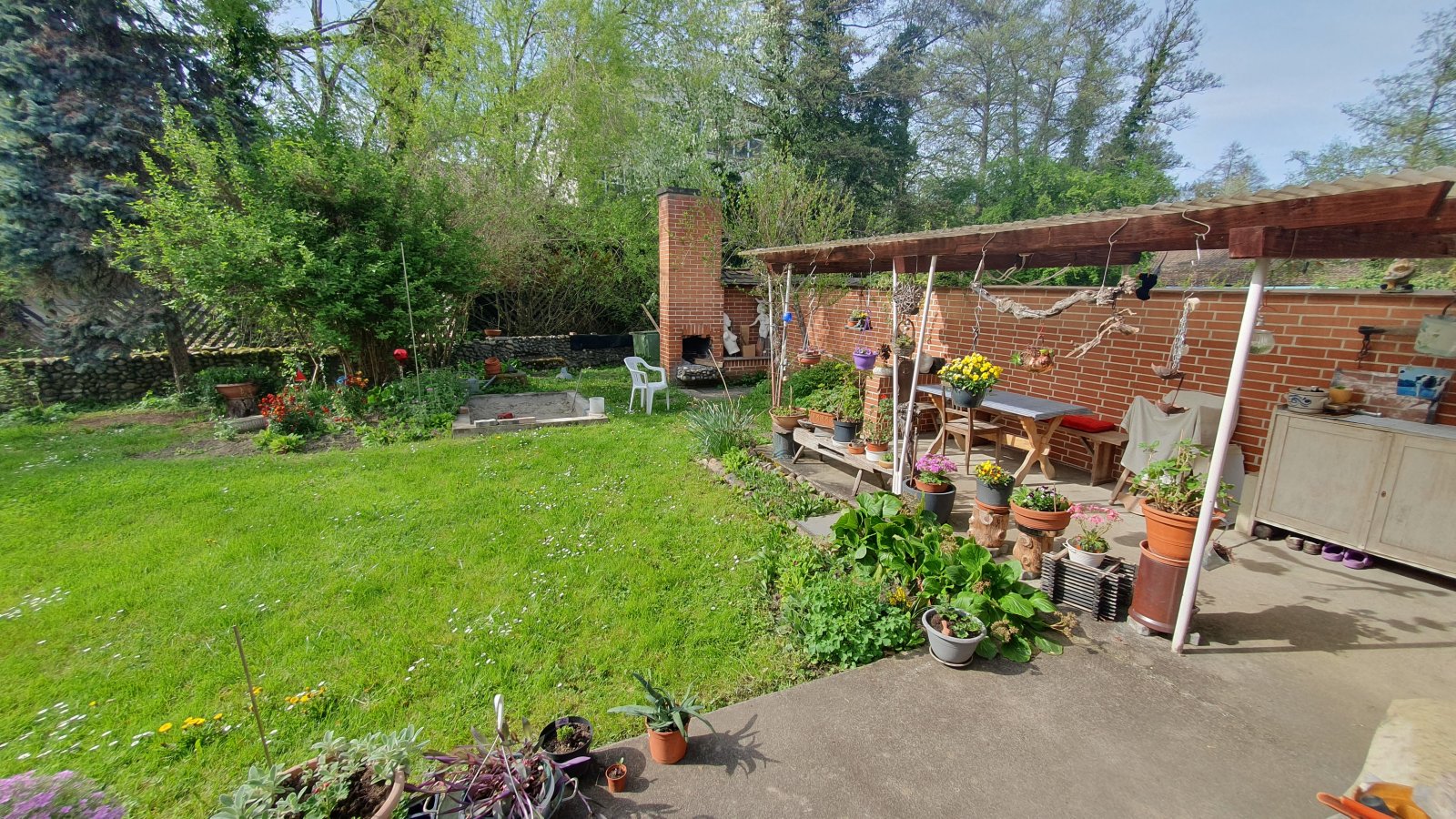 MFH + EFH mit Garage, Scheune & Garten