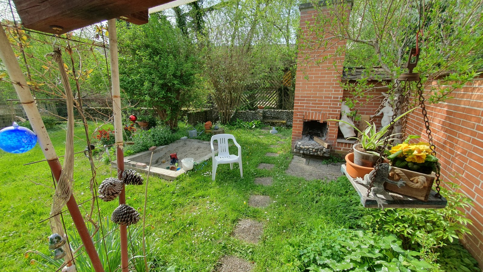 MFH + EFH mit Garage, Scheune & Garten