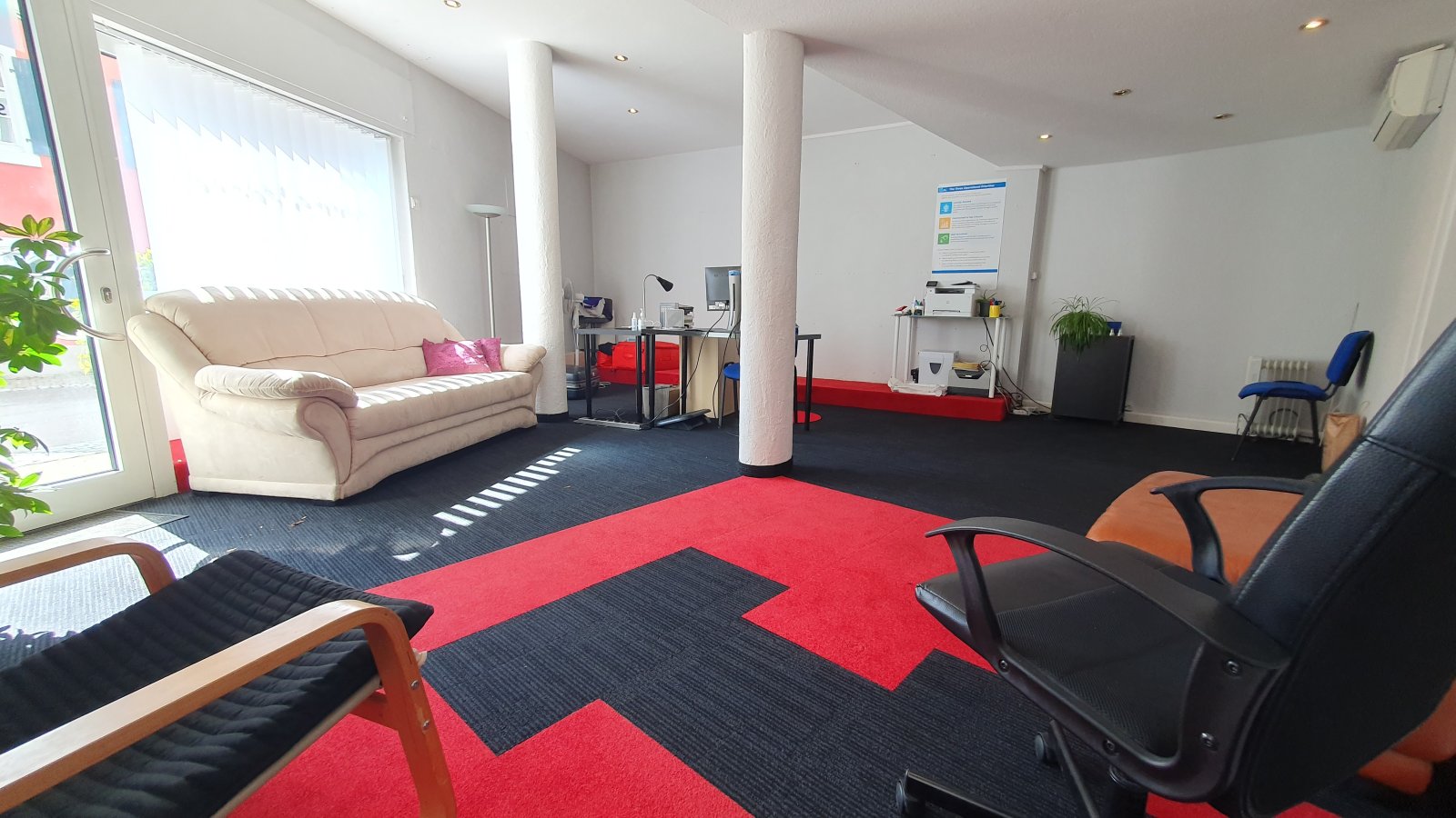 Wohn- / Geschäftshaus mit Büro & 2 Wohnungen   &quot;&quot;ZENTRAL in KANDERN&quot;&quot;