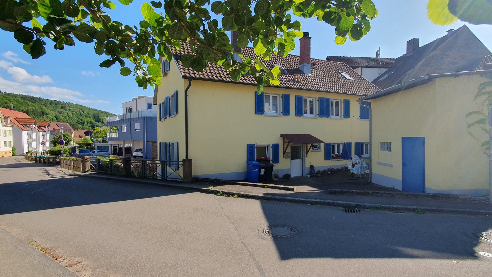 EFH mit ELW & Nebengebäude zentral in Kandern