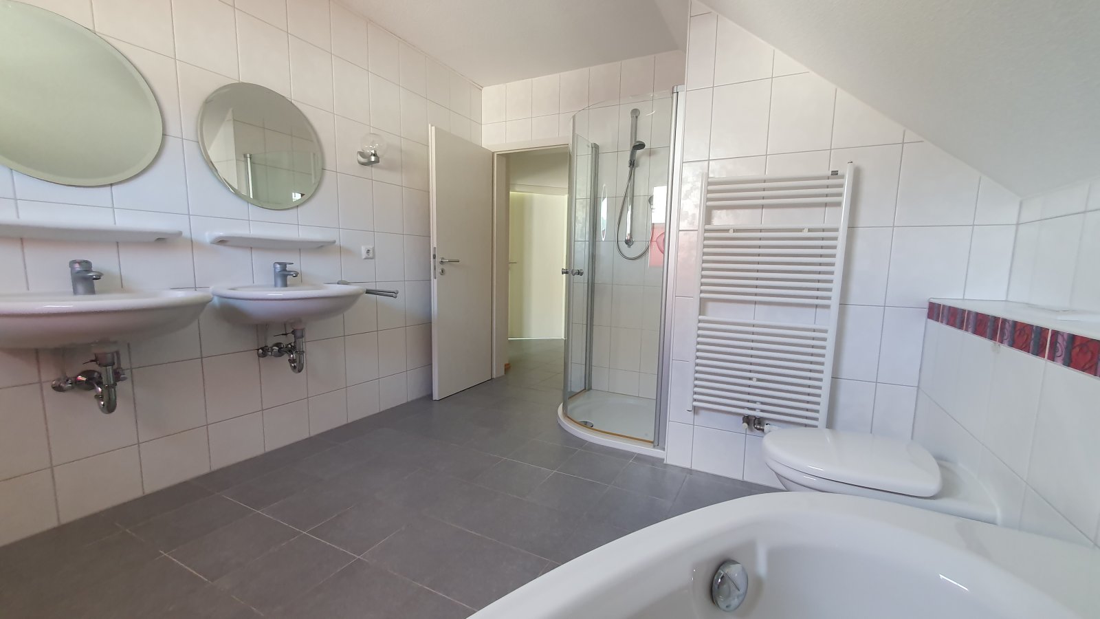 EFH mit Terrasse und traumhaftem Garten 