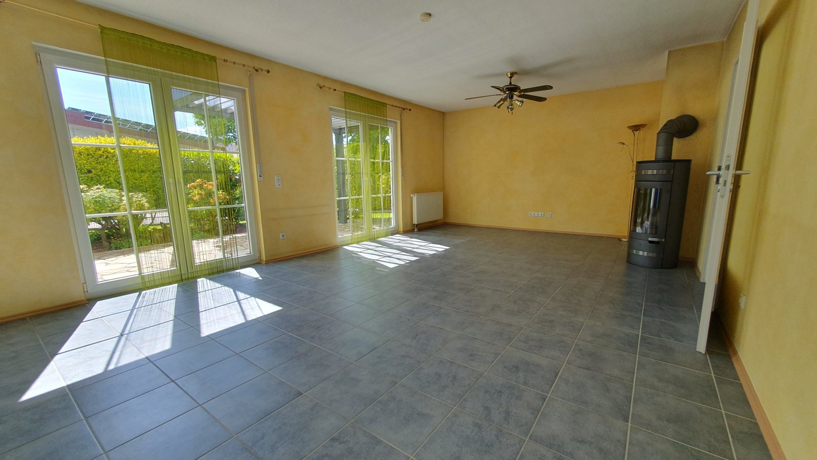 EFH mit Terrasse und traumhaftem Garten 