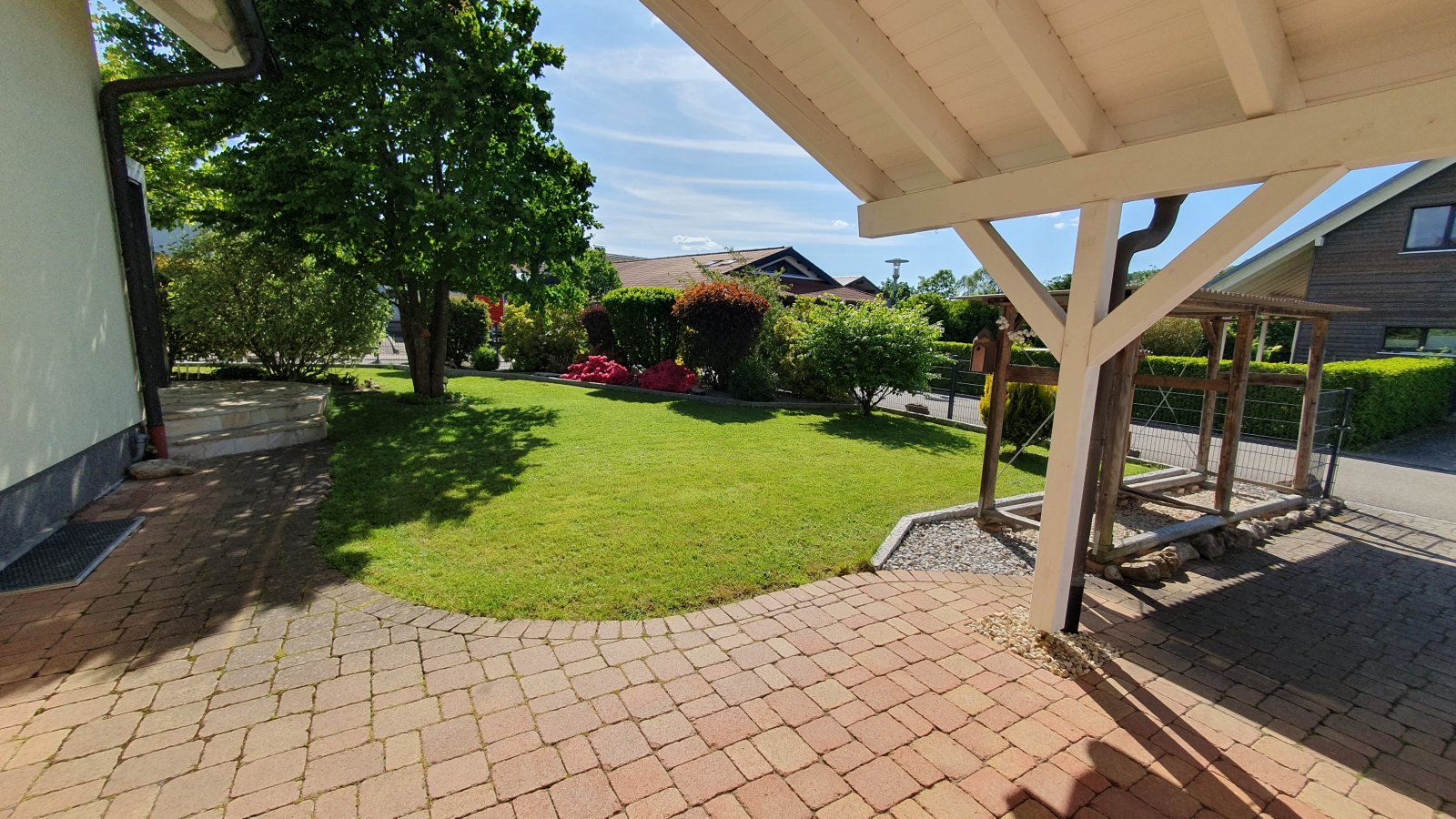 EFH mit Terrasse und traumhaftem Garten 