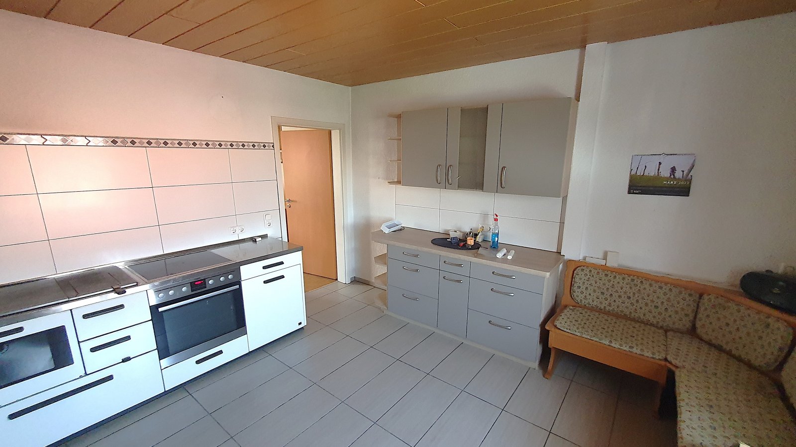 1-2 FH mit 2 Ökonomiegebäuden, 2 Gar. & 2 Gärten