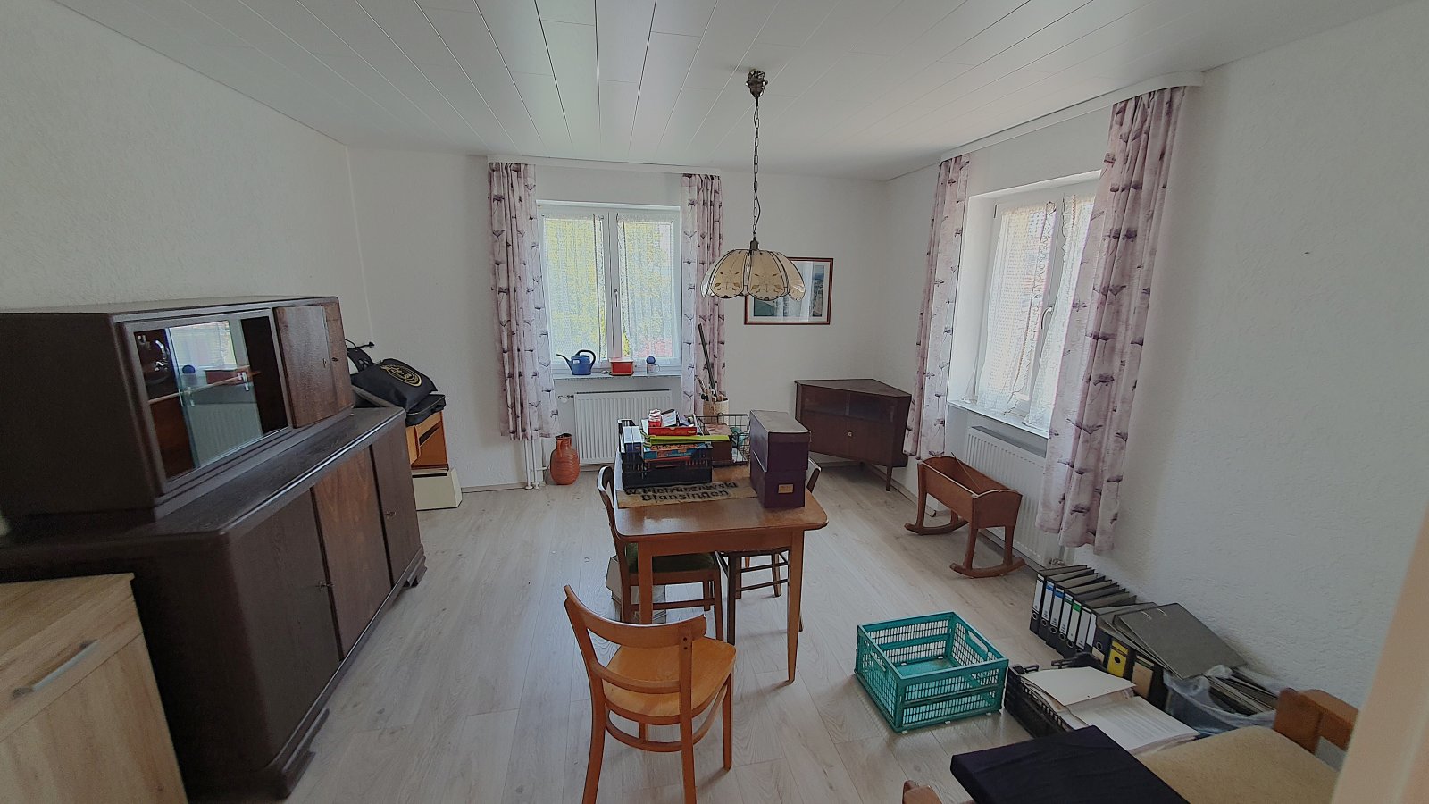 1-2 FH mit 2 Ökonomiegebäuden, 2 Gar. & 2 Gärten