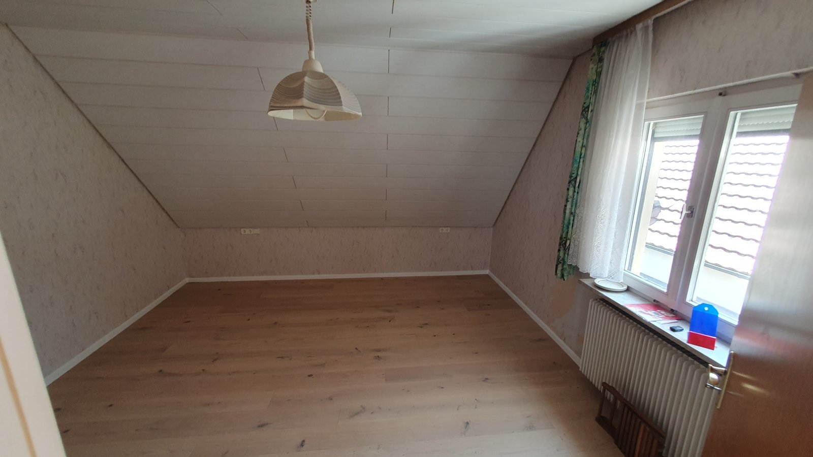 1-2 FH mit 2 Ökonomiegebäuden, 2 Gar. & 2 Gärten