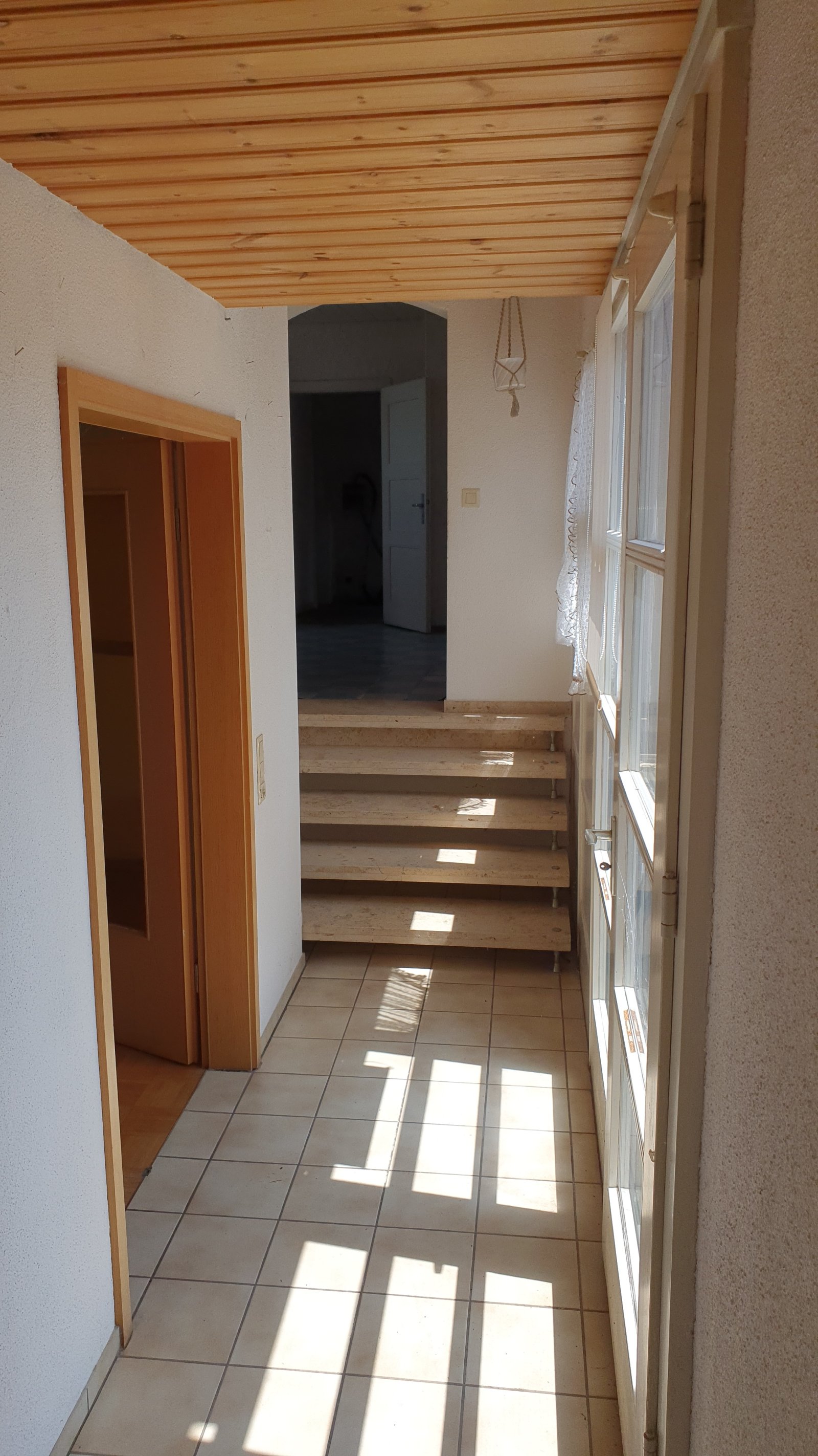 1-2 FH mit 2 Ökonomiegebäuden, 2 Gar. & 2 Gärten