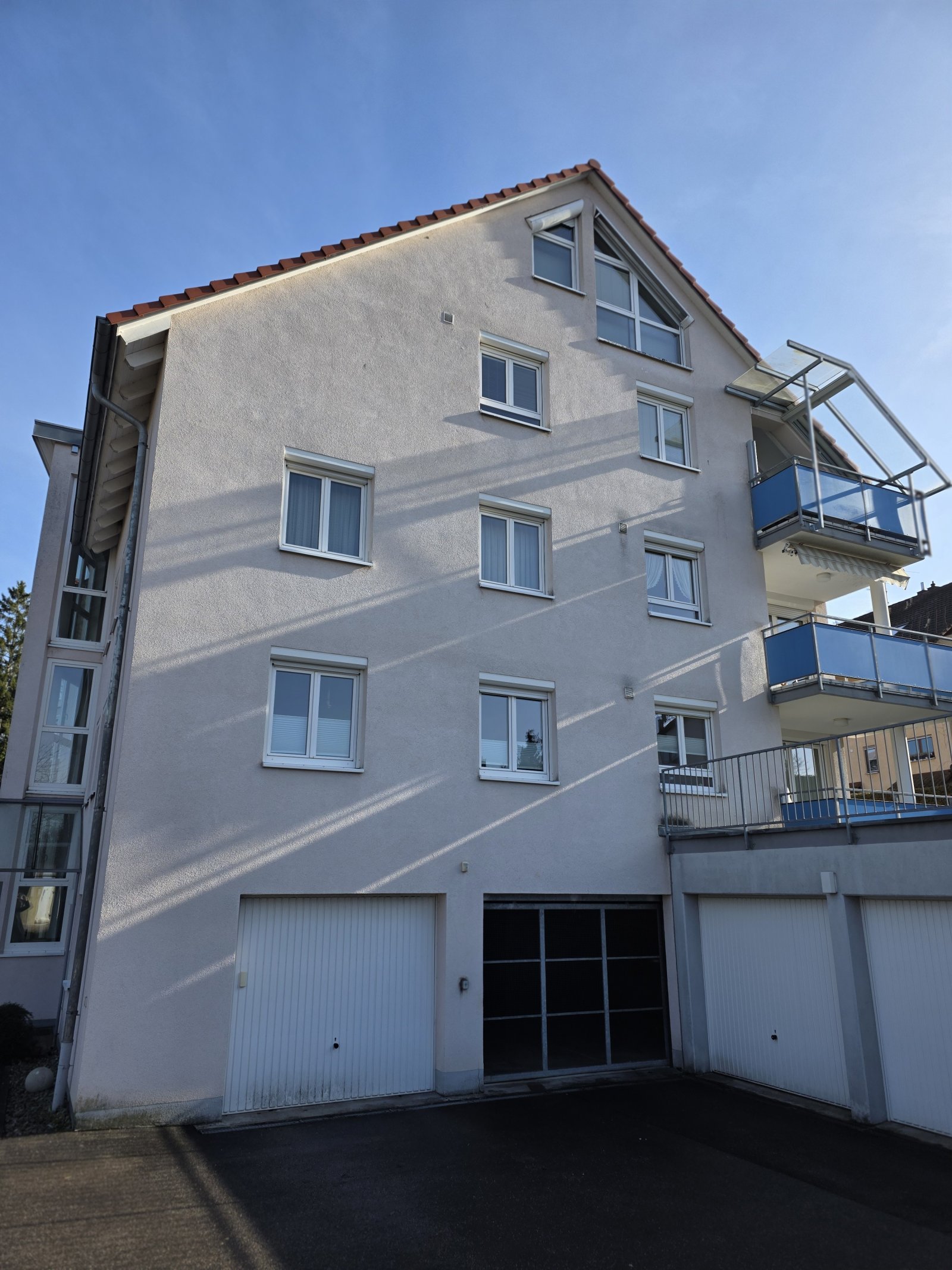 3 Zi.-ETW im DG/Dachspitz mit EBK, Balkon & TG