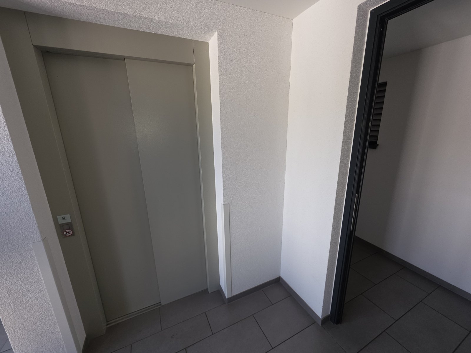 3,5 Zi.-ETW/Balkon/Aufzug/TG-/KFZ-Pl. Status:RESERVIERT!