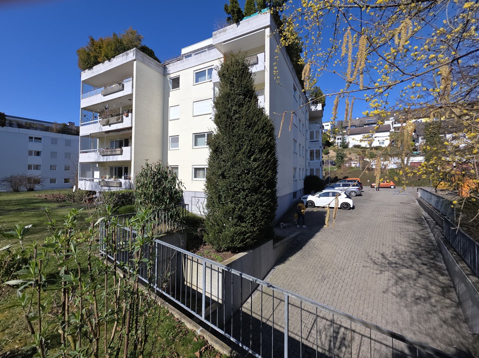 4,5 Zi.-ETW mit EBK, Balkon, Aufzug & TG-Platz
