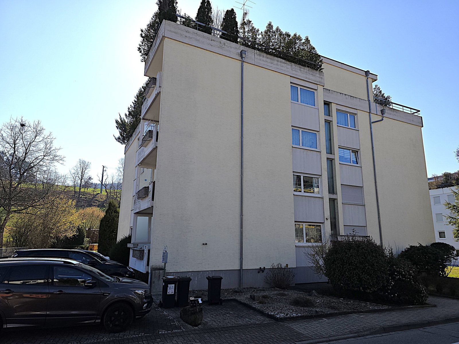 4,5 Zi.-ETW mit EBK, Balkon, Aufzug & TG-Platz