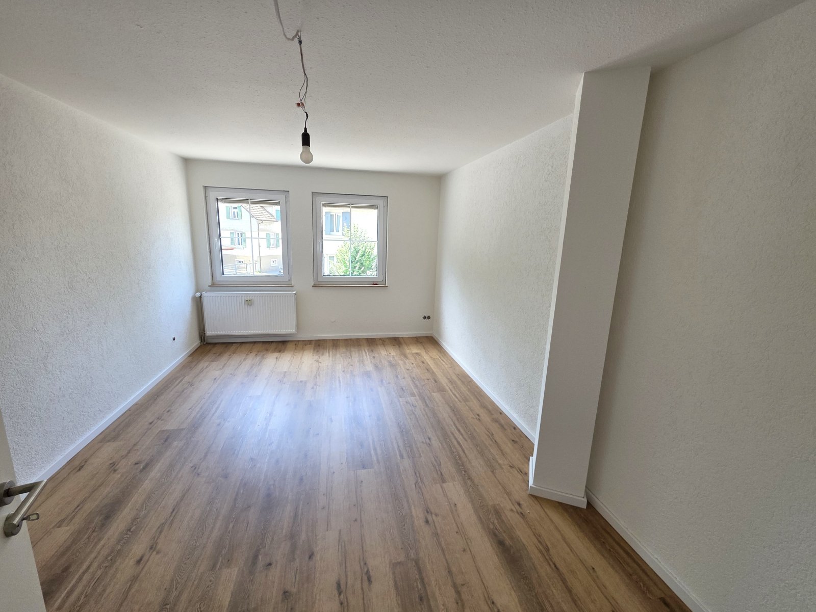 Großzügige, renovierte 5 Zi.-Mietwhg. mit Garage