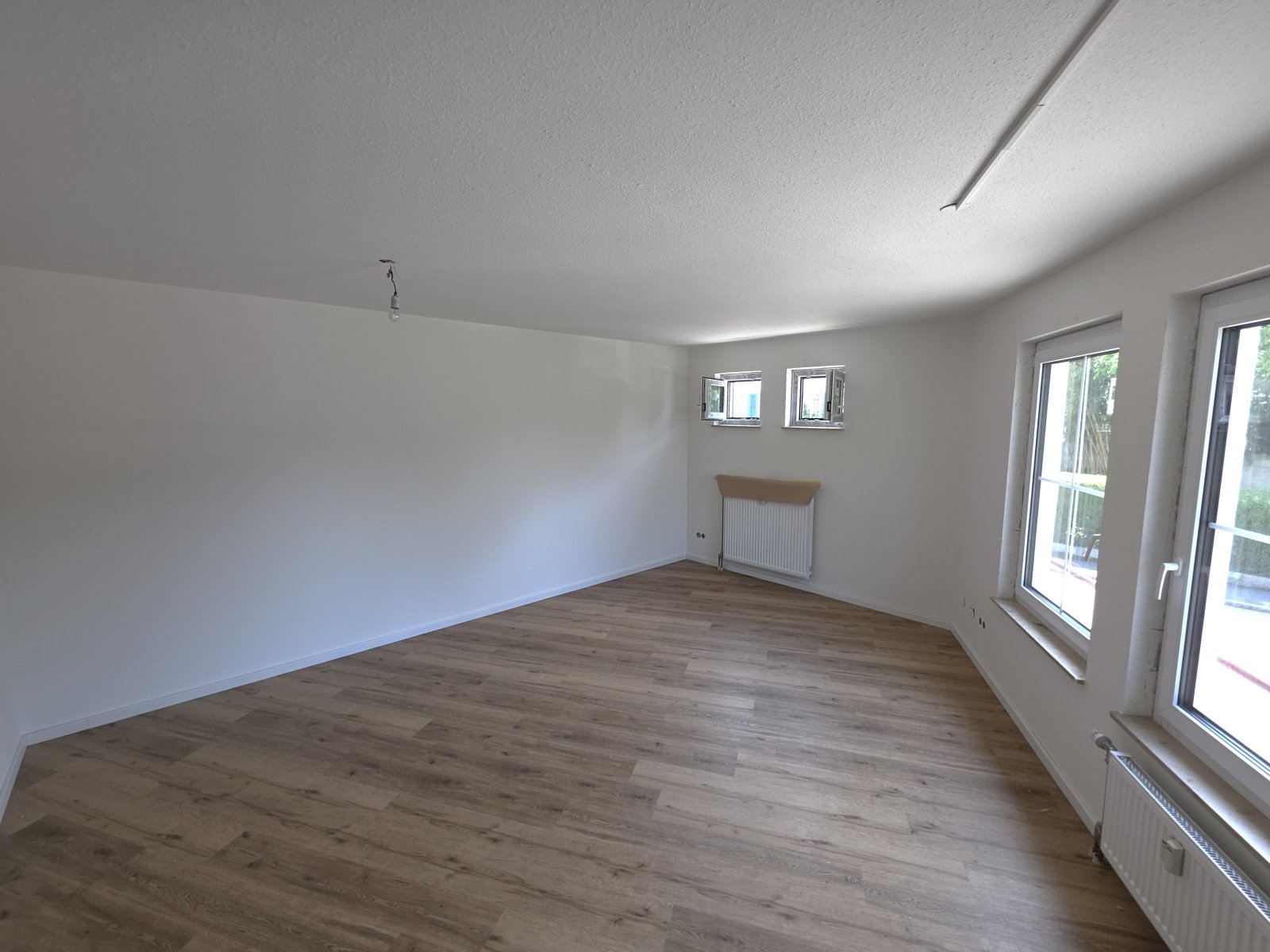 Großzügige, renovierte 5 Zi.-Mietwhg. mit Garage