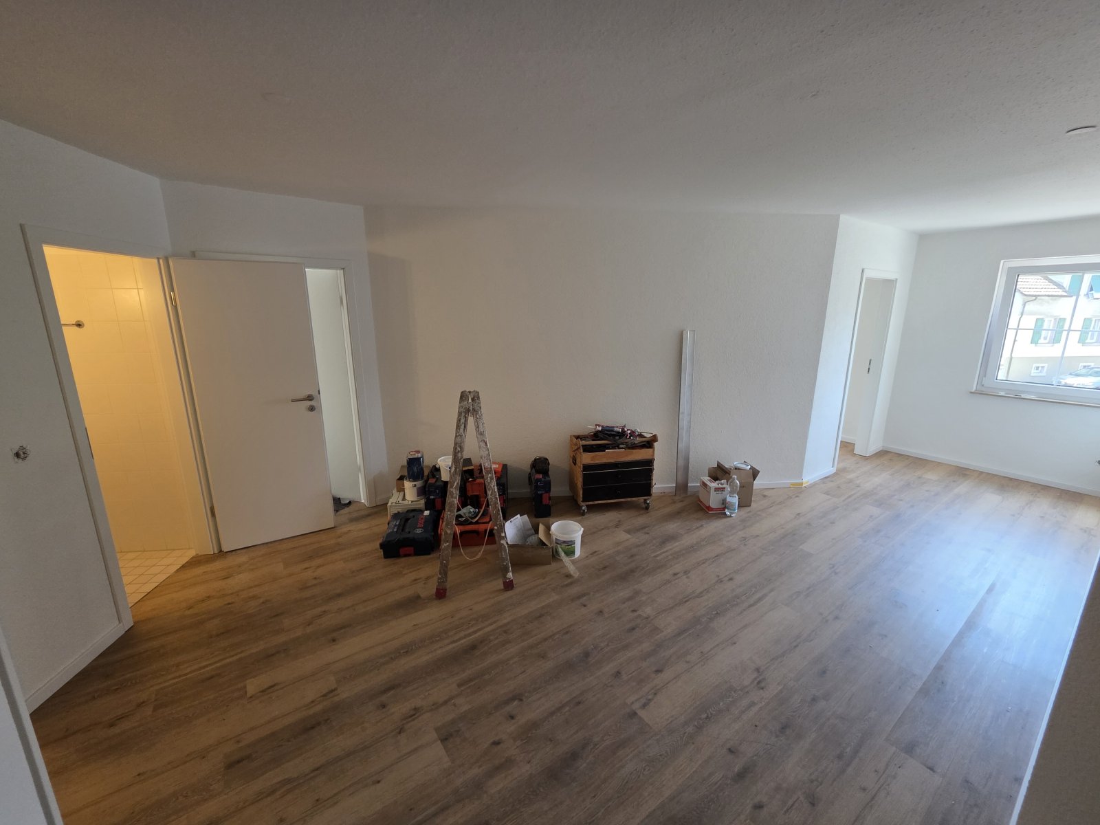 Großzügige, renovierte 5 Zi.-Mietwhg. mit Garage