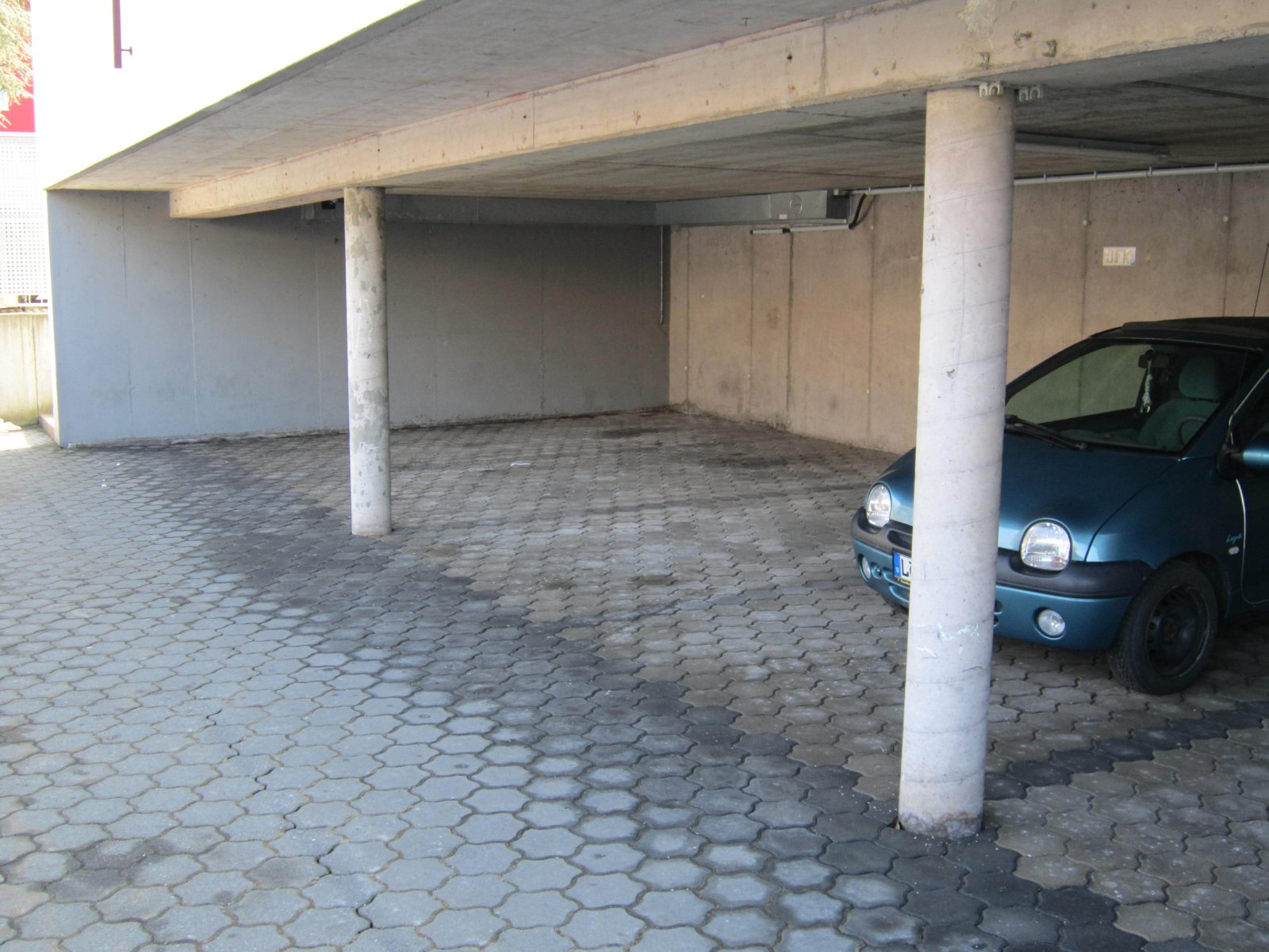 Großzügige, renovierte 5 Zi.-Mietwhg. mit Garage
