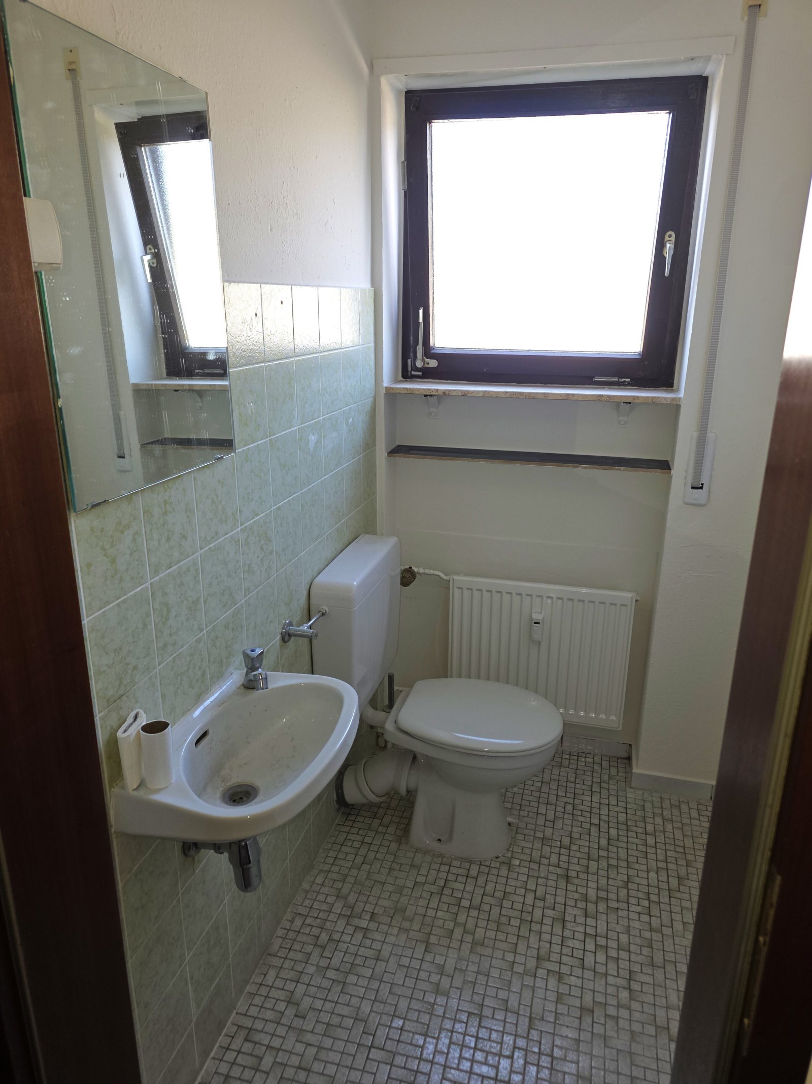 Renovierte 3 Zi.-Whg. mit EBK, Balkon & KFZ-PL.