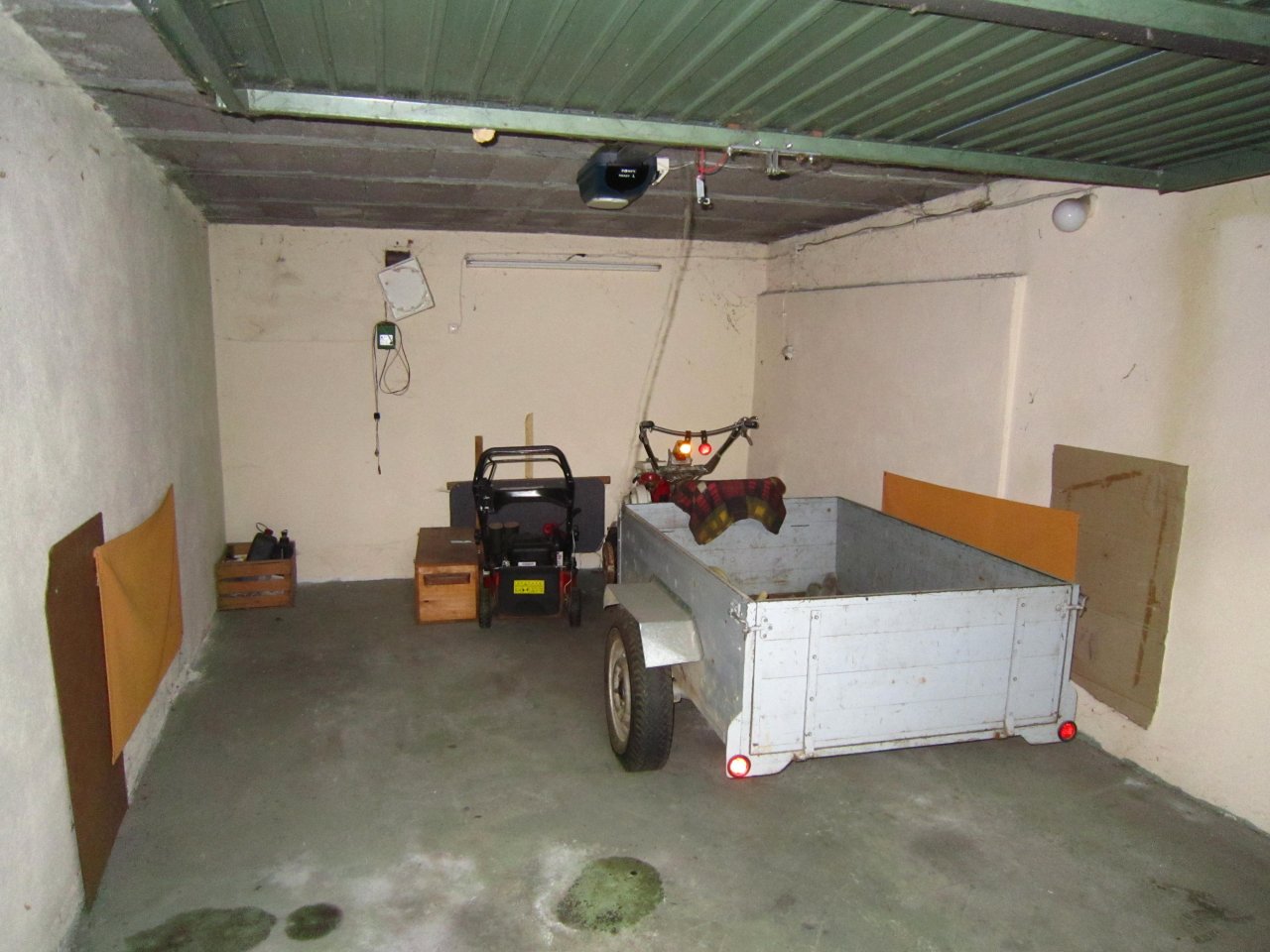 Garage mit Kellerzugang