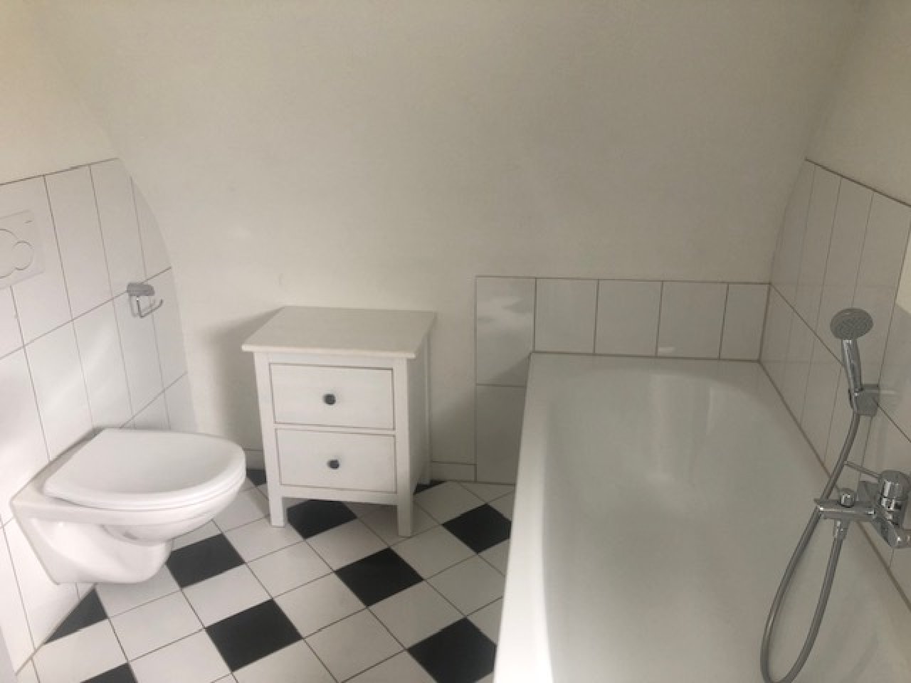 Wannenbad/WC, DG Wannenbad/WC, DG