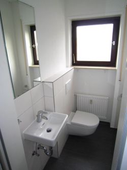 separates WC separates WC