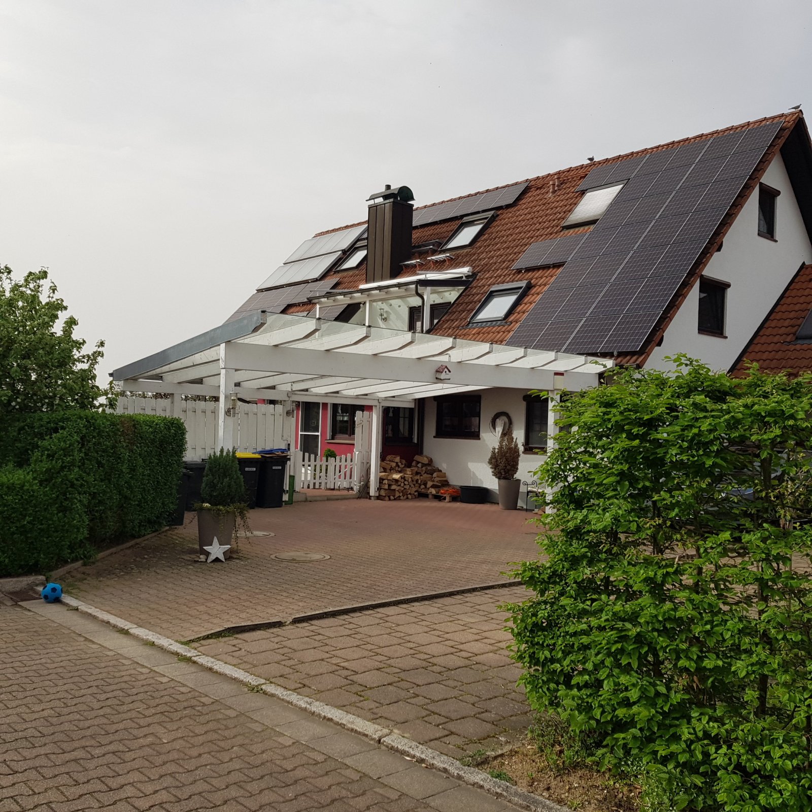 5,5 Zi.-Maisonette-Whg. mit 2 Balkonen + Carport 