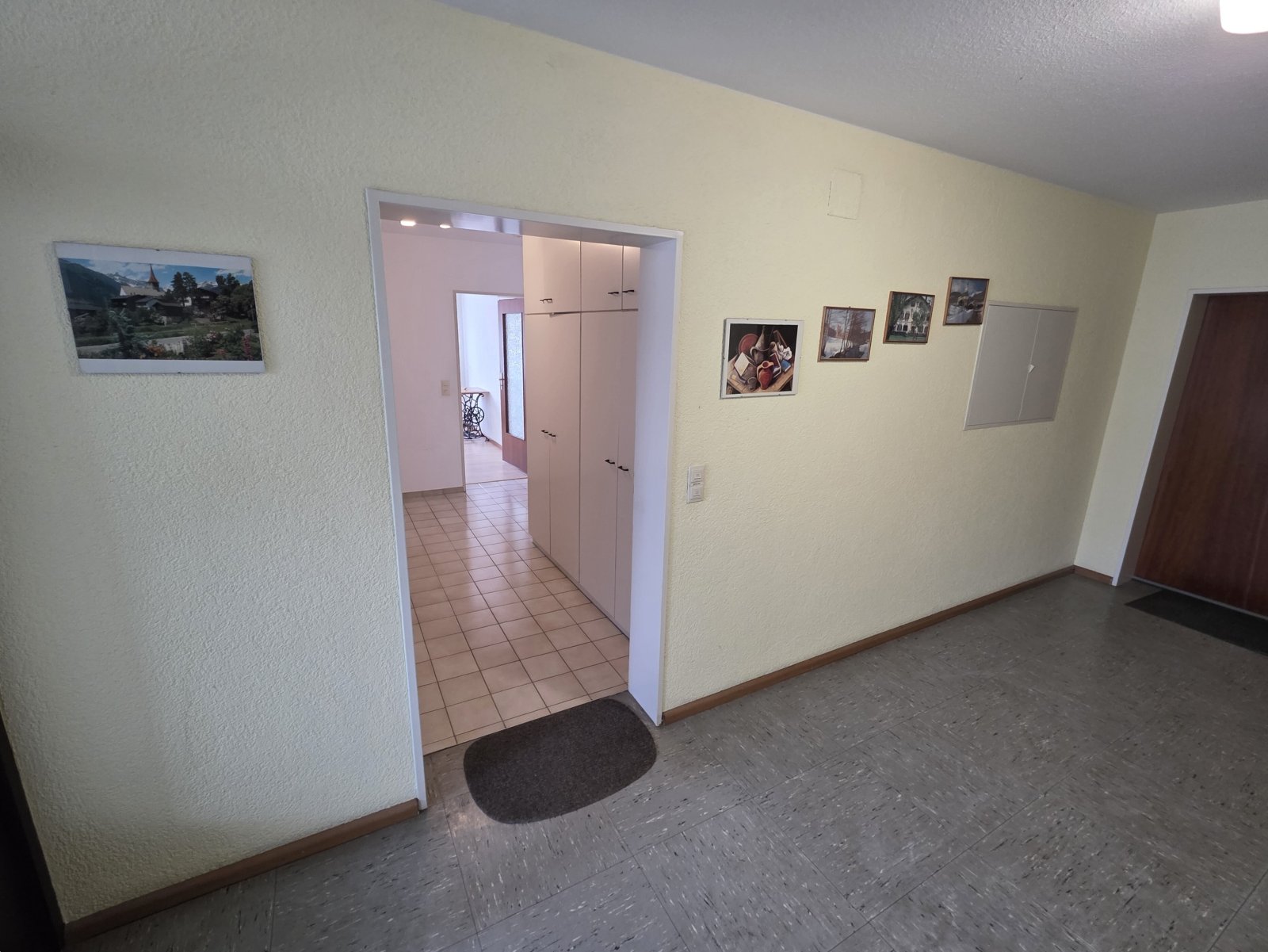 Foyer mit Wohnungszugang