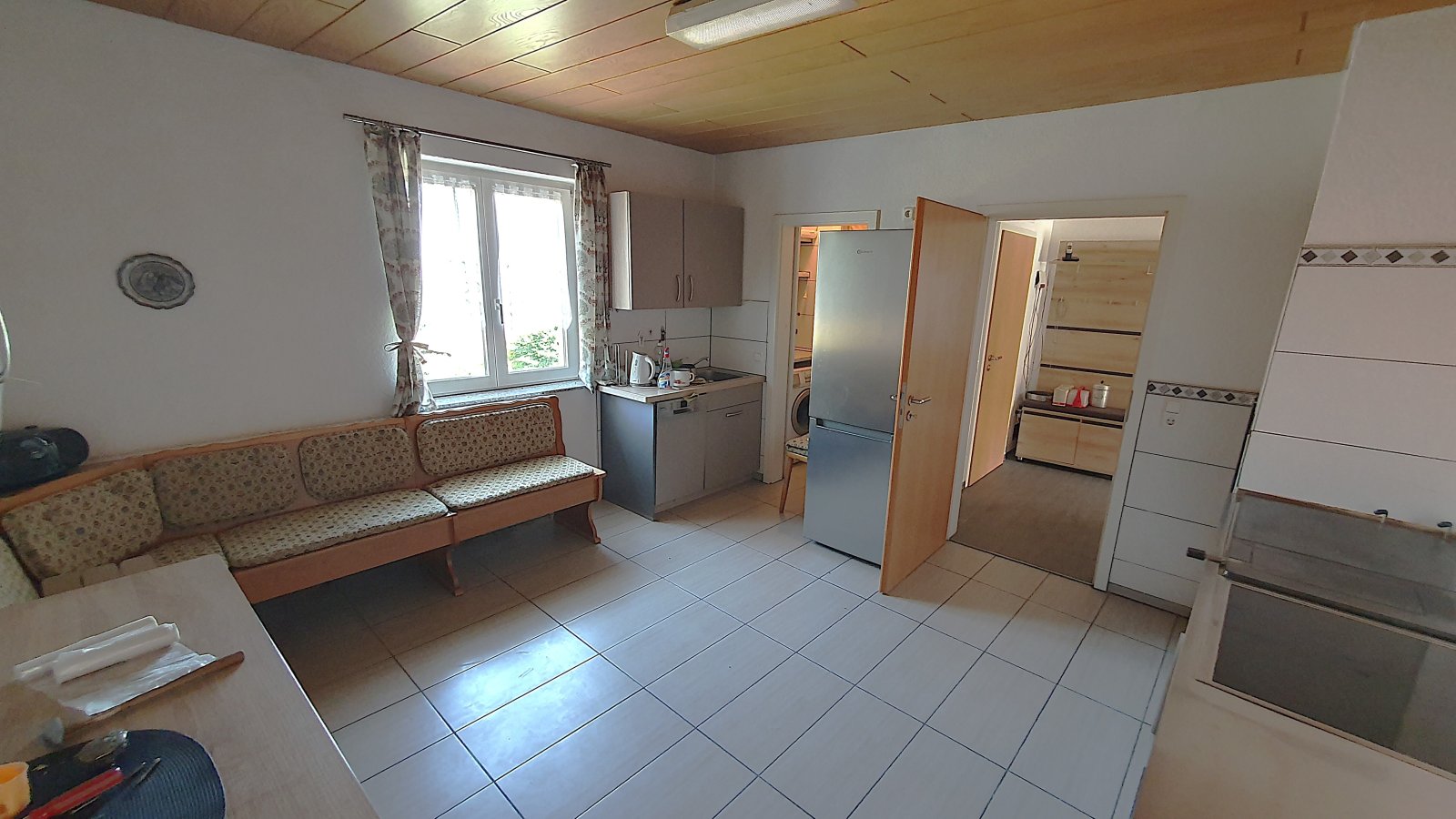 Wohnküche mit Essecke, EG