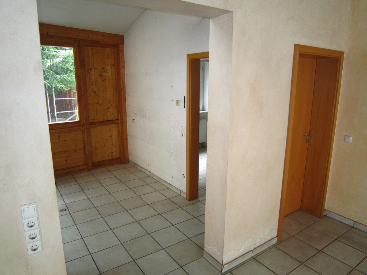 Büro 1, Verkauf