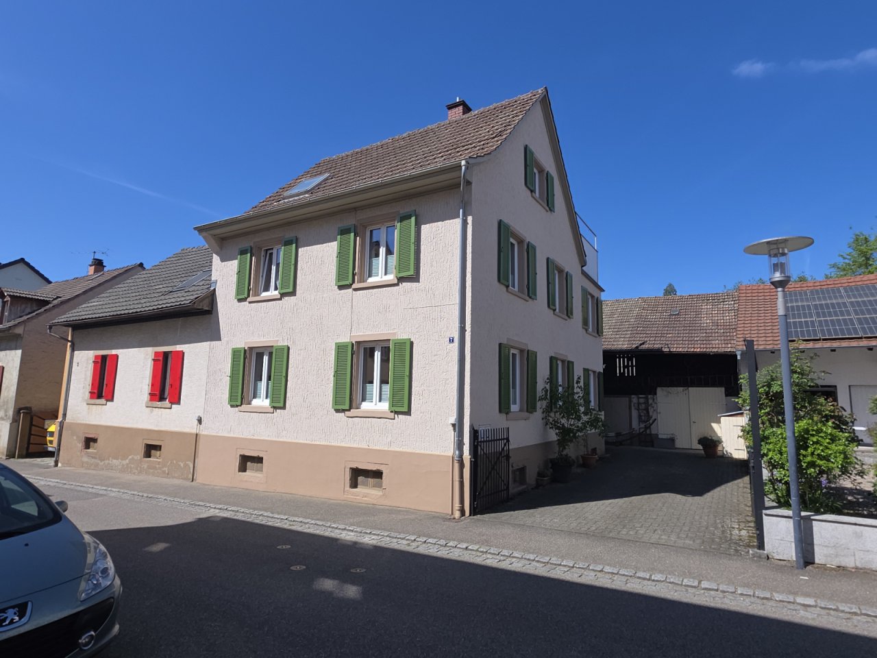 Straßenansicht / Zufahrt Straßenansicht / Zufahrt