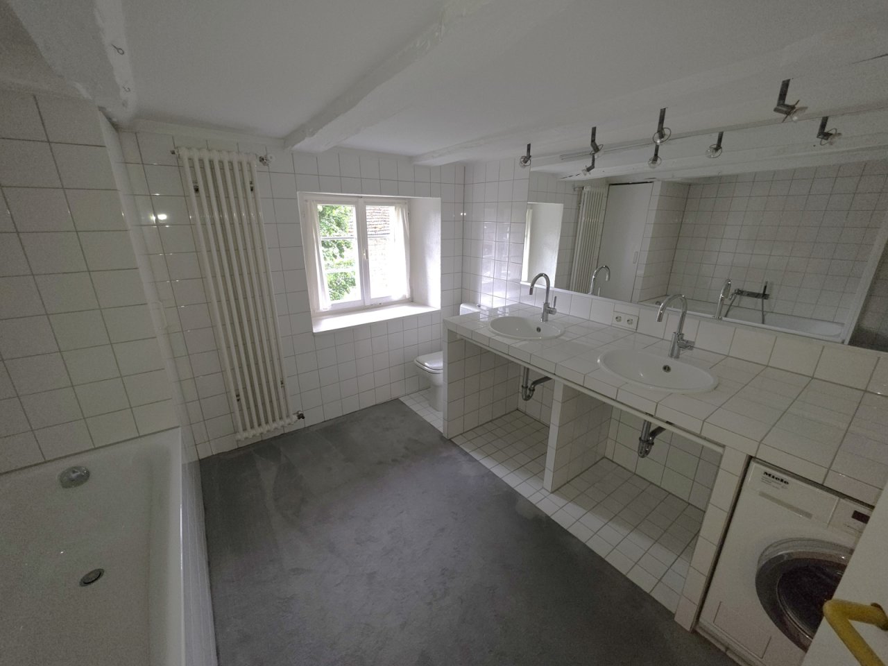 Badezimmer im OG